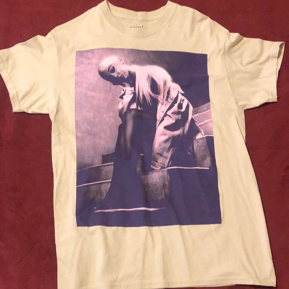 Ariana grande live concert sweetener world tour shirt